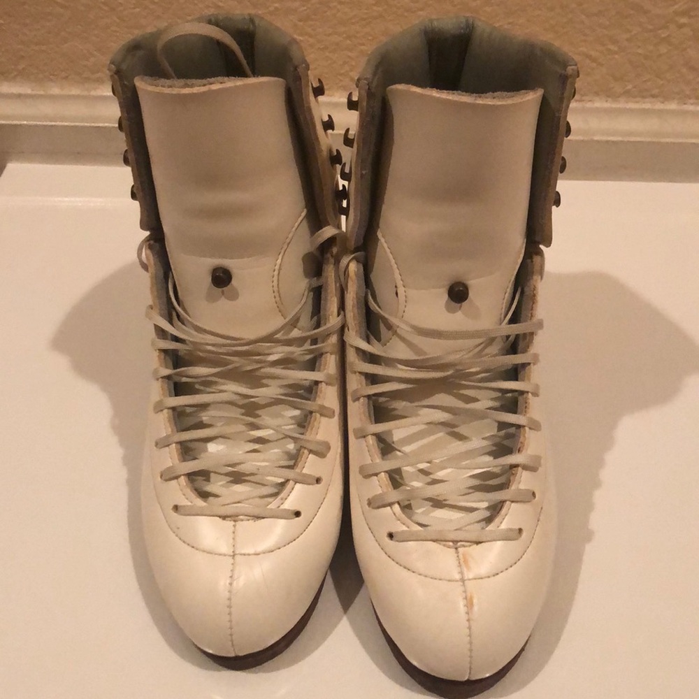 Size 6 SP Terri Women's Figure Skates